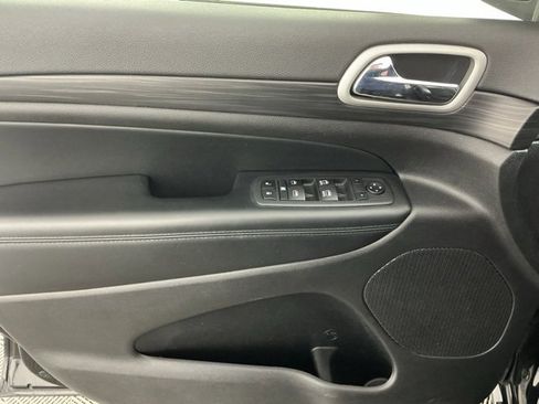 Used 2021 Jeep Grand Cherokee Laredo X image 7