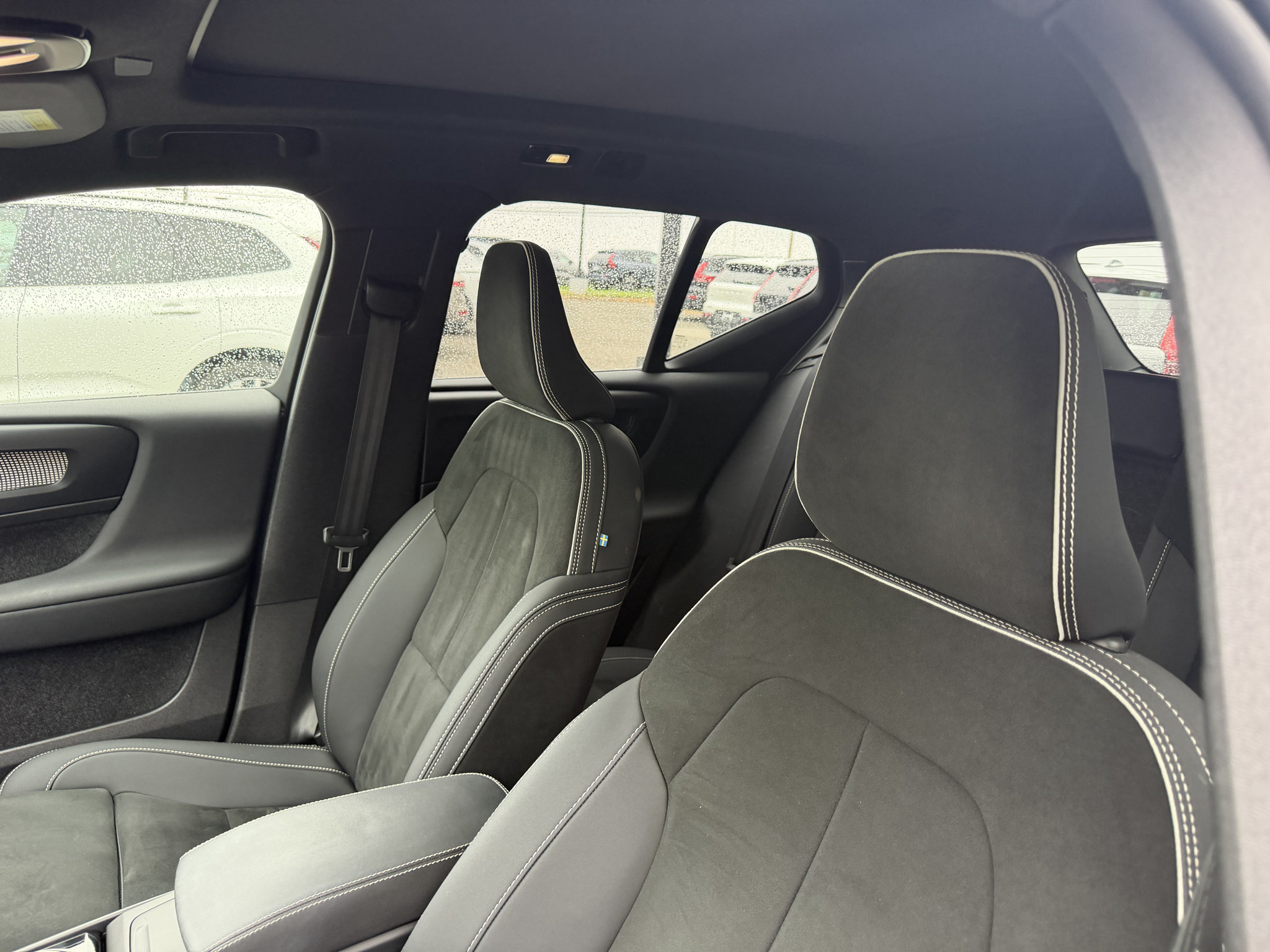 Used 2023 Volvo XC40 B5 Plus w/ Climate Package AWD/4WD image 10