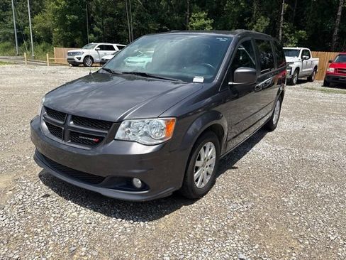 Used 2017 Dodge Grand Caravan GT FWD image 3