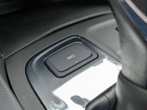 Used 2023 Chevrolet Equinox LT image 6