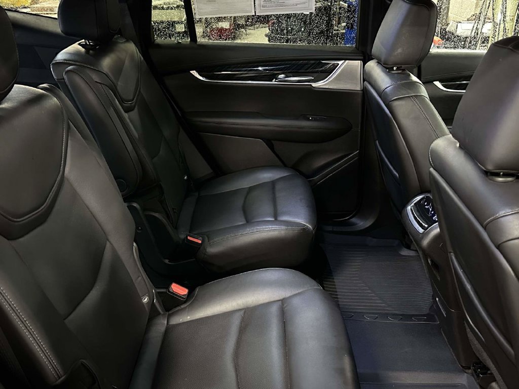 Used 2020 Cadillac XT6 Premium Luxury AWD/4WD image 11