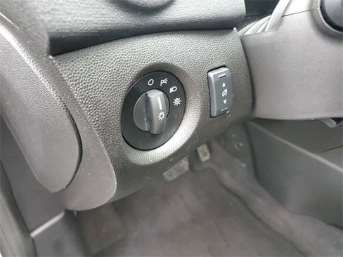 Used 2018 Ford Fiesta SE image 16