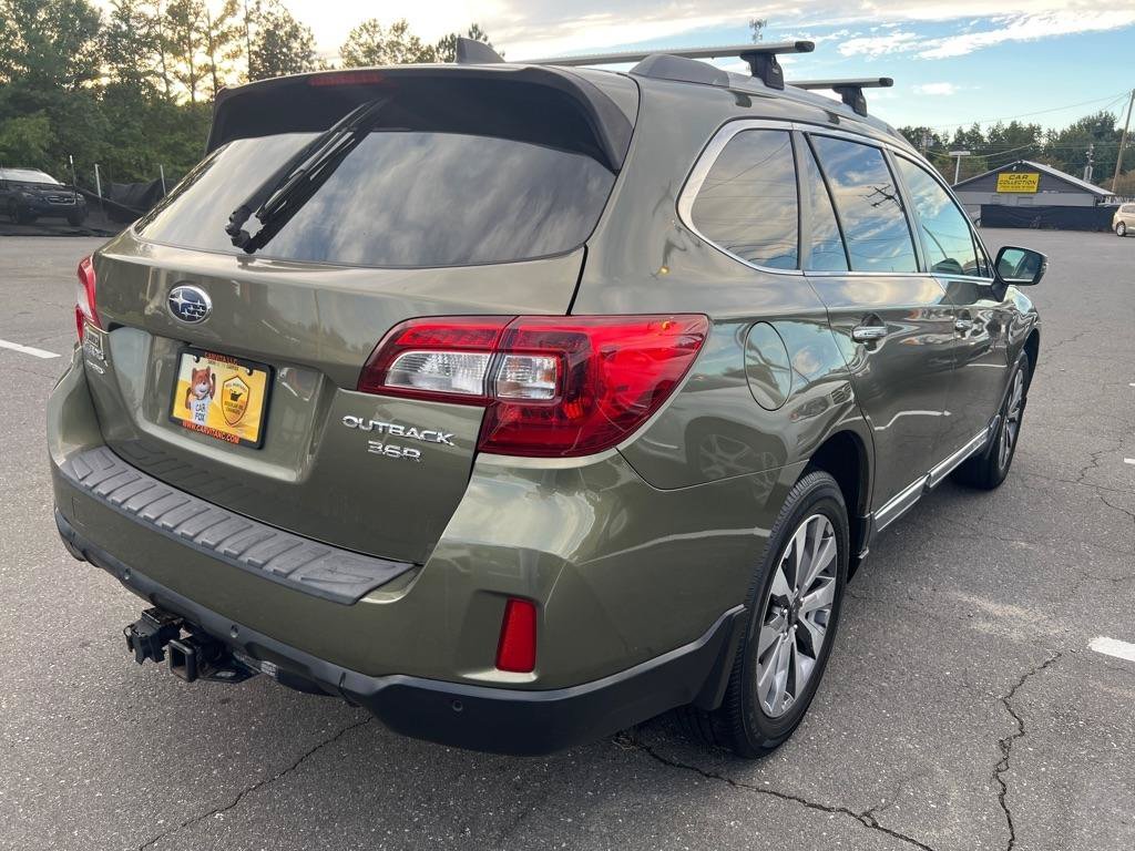 Used 2017 Subaru Outback 3.6R Touring AWD/4WD image 4