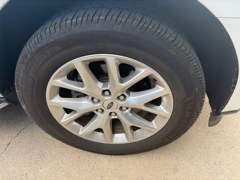 Used 2021 Ford Expedition XLT AWD/4WD image 19