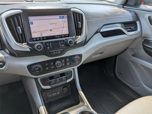 Used 2022 GMC Terrain SLT w/ Infotainment Package II FWD image 23