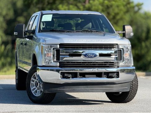 Used 2019 Ford F250 XLT AWD/4WD image 4