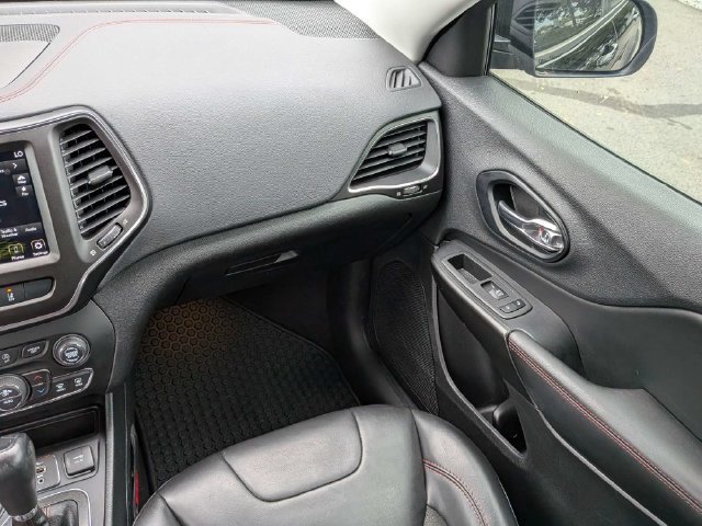 Used 2022 Jeep Cherokee Trailhawk w/ Sun, Sound & Nav Group AWD/4WD image 19