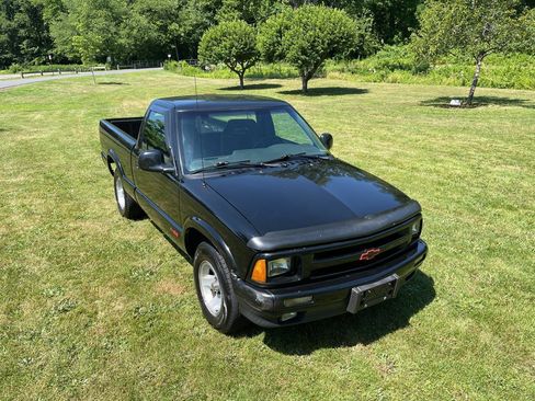 Used 1994 Chevrolet S10 Pickup 2WD Regular Cab image 3