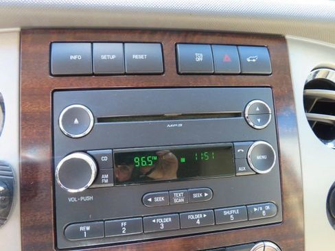 Used 2014 Ford Expedition EL XLT w/ Equipment Group 202A RWD image 28