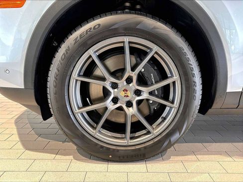 New 2026 Porsche Cayenne AWD/4WD image 11