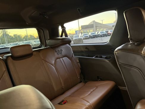 Used 2023 Ford Expedition Max King Ranch image 13