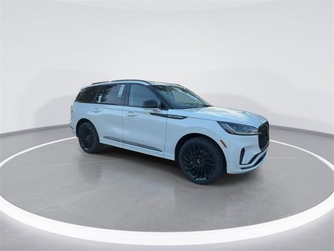 New 2026 Lincoln Aviator Reserve image 9