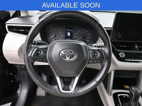 Used 2023 Toyota Corolla Cross LE FWD image 14