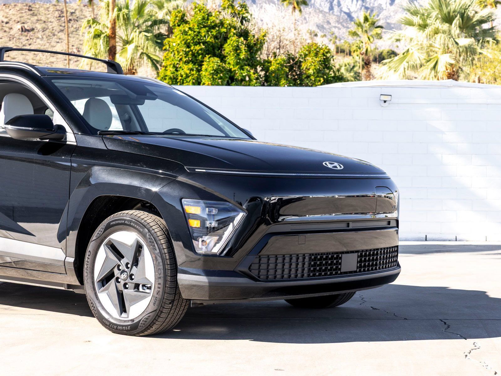 New 2025 Hyundai Kona SEL FWD image 3