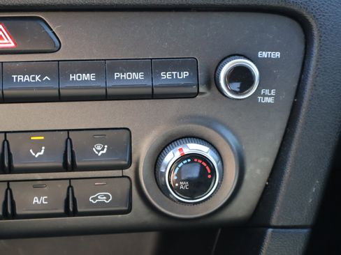 Used 2020 Kia Sportage LX image 28