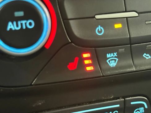 Used 2019 Ford Escape Titanium AWD/4WD image 15