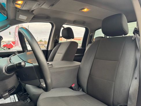 Used 2009 Nissan Titan XE image 18