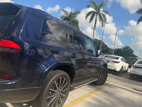 Used 2025 Lexus GX 550 w/ Cold Area Package AWD/4WD image 4