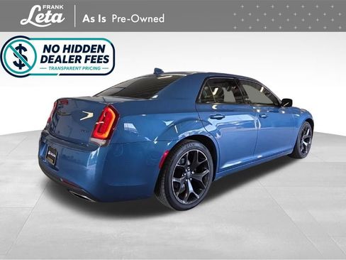 Used 2020 Chrysler 300 Touring w/ Sport Appearance Package RWD image 6