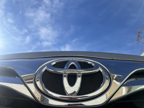 Used 2012 Toyota Camry LE image 22