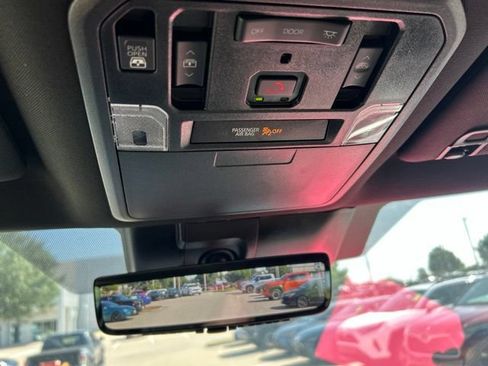 Certified 2025 Toyota Tundra Limited AWD/4WD image 27