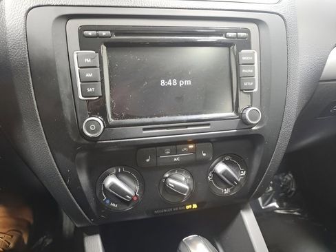 Used 2014 Volkswagen Jetta SE image 30