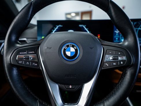 Used 2023 BMW i4 eDrive40 w/ Premium Package image 40