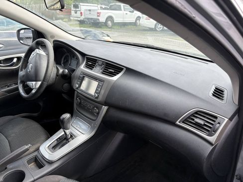 Used 2014 Nissan Sentra SR w/ SR Driver Package FWD image 5