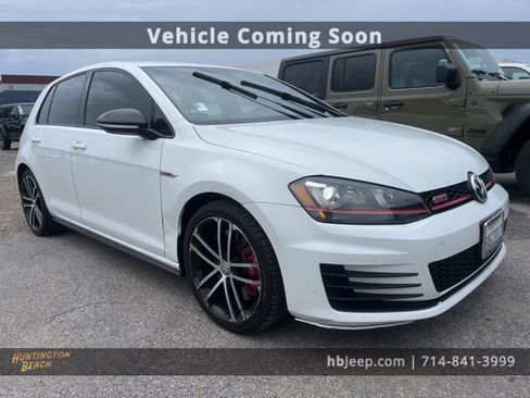 Used 2017 Volkswagen GTI Sport image 3