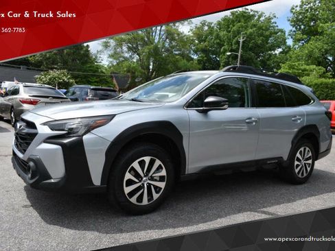 Used 2023 Subaru Outback Premium AWD/4WD image 1