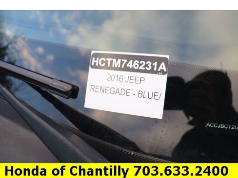 Used 2016 Jeep Renegade Trailhawk w/ Premium Trailhawk Package image 33