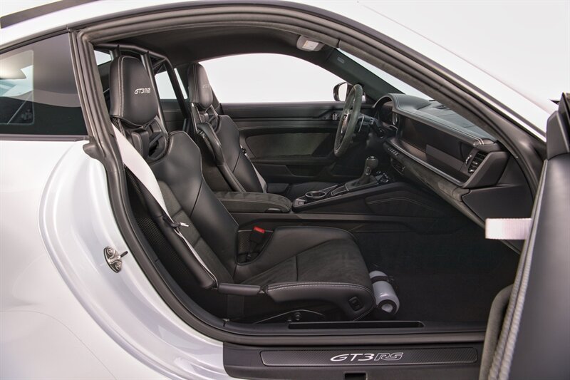 Used 2025 Porsche 911 GT3 RS RWD image 33