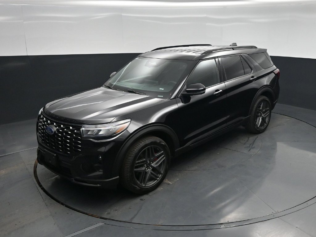 Certified 2026 Ford Explorer ST-Line w/ ST-Line Street Pack AWD/4WD image 32