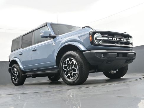Used 2024 Ford Bronco Outer Banks AWD/4WD image 29
