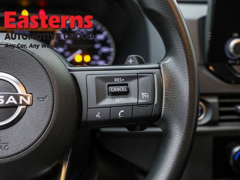 Used 2024 Nissan Pathfinder S image 16