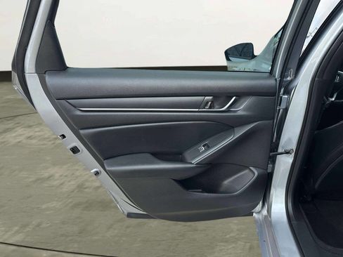 Used 2018 Honda Accord Sport image 12