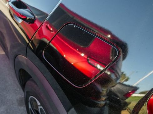 Certified 2025 Kia Niro EX image 12