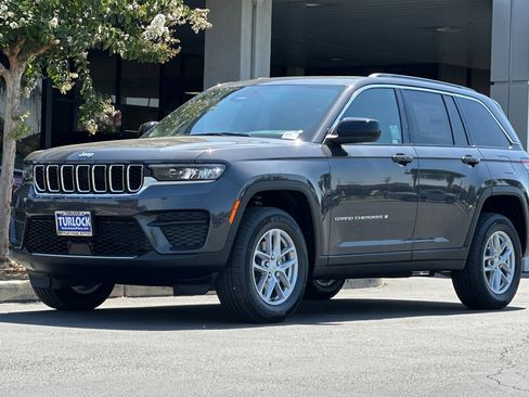 New 2025 Jeep Grand Cherokee Laredo X w/ Luxury Tech Group I image 8