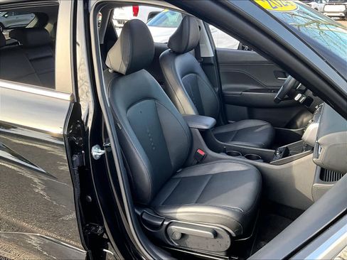 Used 2024 Hyundai Kona Limited image 11