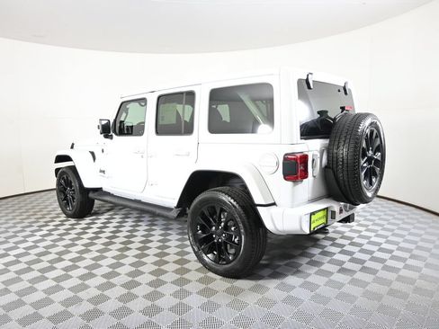 Used 2021 Jeep Wrangler Unlimited Sahara AWD/4WD image 4