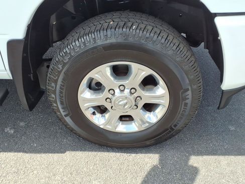 Used 2024 RAM 2500 Big Horn w/ Sport Appearance Package AWD/4WD image 9
