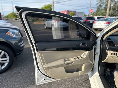 Used 2016 Mitsubishi Lancer ES FWD image 11
