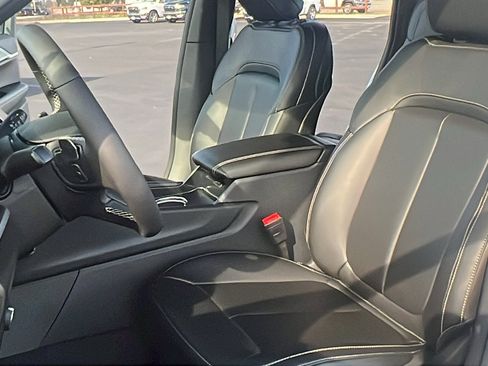 New 2025 Jeep Grand Cherokee Limited image 16