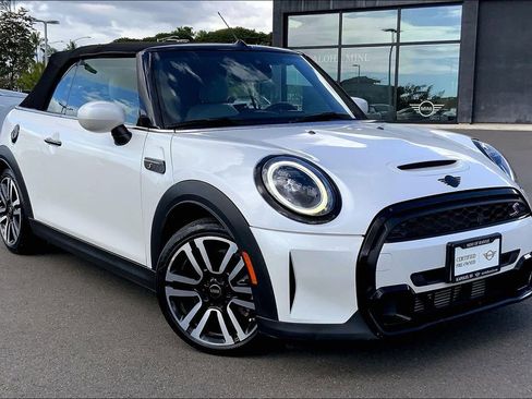 Certified 2023 MINI Cooper S w/ Signature Upholstery Package image 35