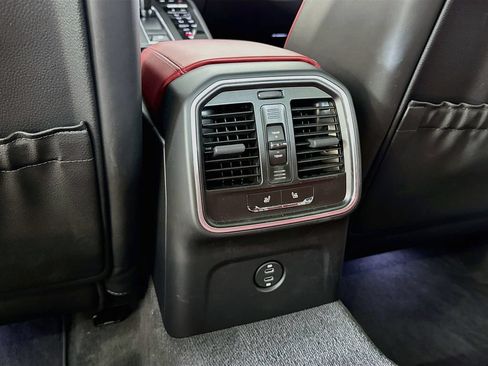 Certified 2026 Porsche Macan Turbo AWD/4WD image 20