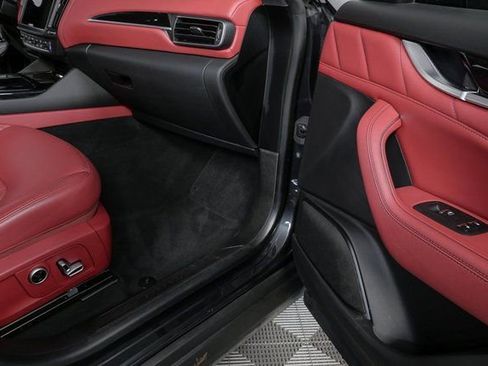 Certified 2022 Maserati Levante GT image 23