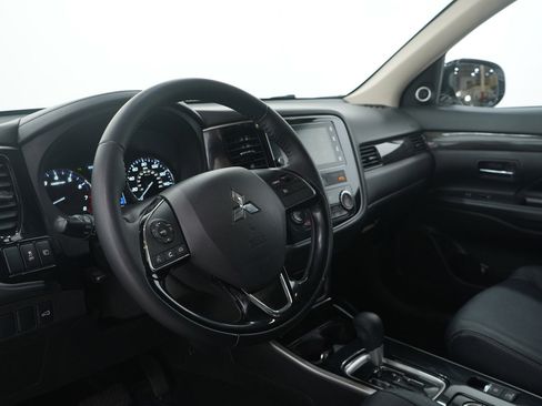 Used 2017 Mitsubishi Outlander SEL image 26