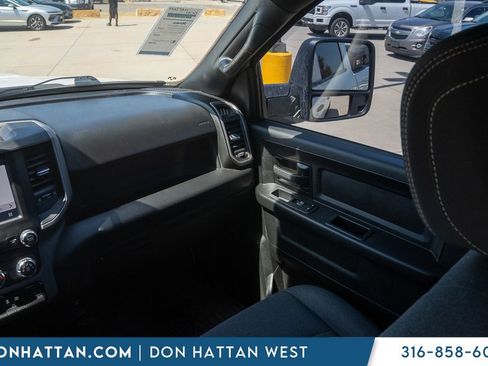 Used 2024 RAM 3500 Tradesman w/ Chrome Appearance Group AWD/4WD image 14
