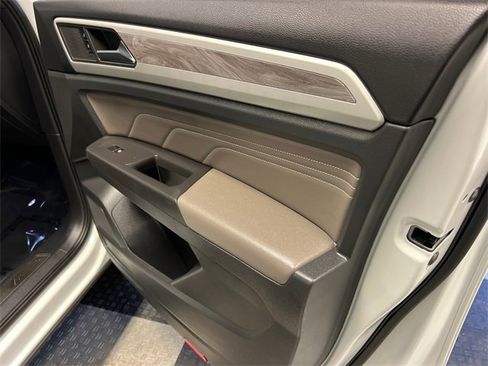 Certified 2023 Volkswagen Atlas Cross Sport SE image 12