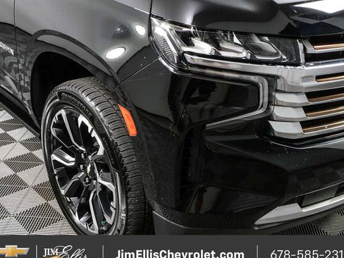 Used 2023 Chevrolet Suburban High Country w/ LPO, Illumination Package AWD/4WD image 39